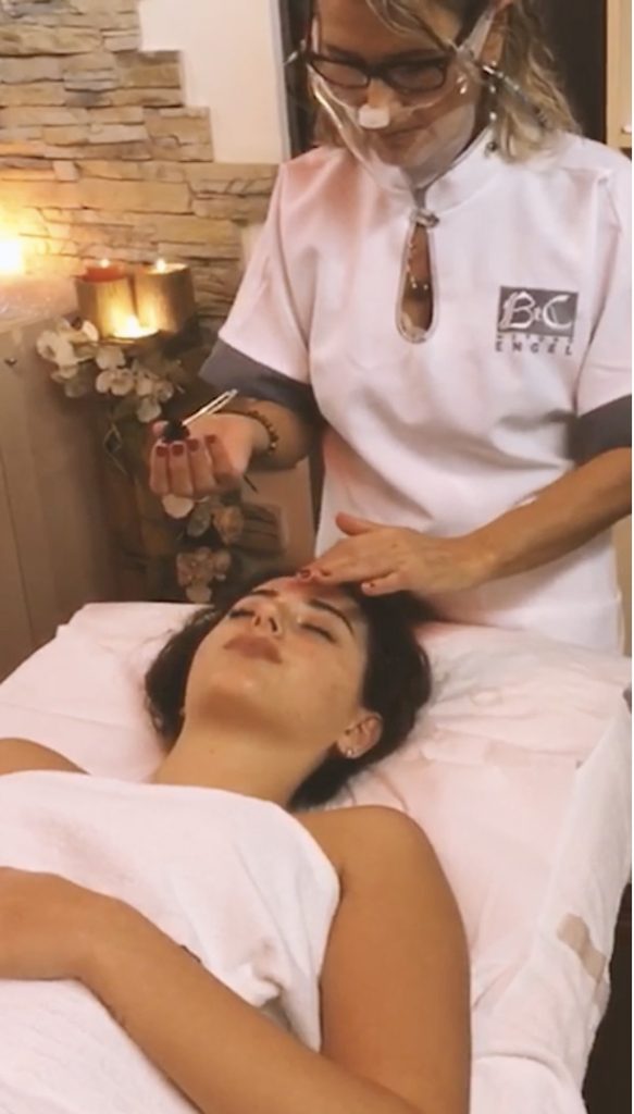 Trattamento massaggio viso detox